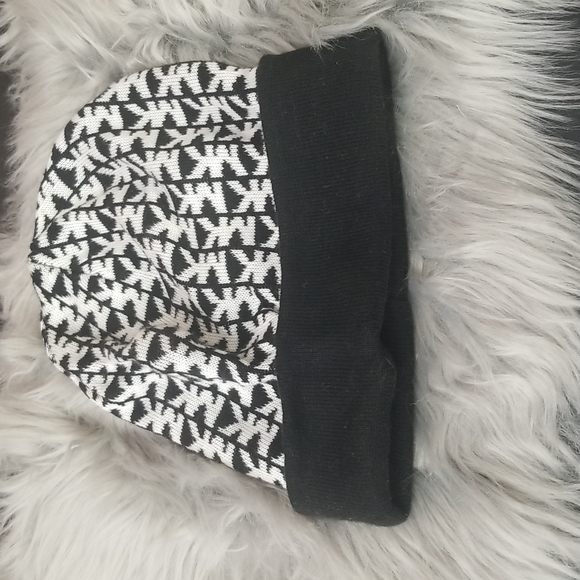 Michael Kors Beanie Hat - Picture 1 of 5